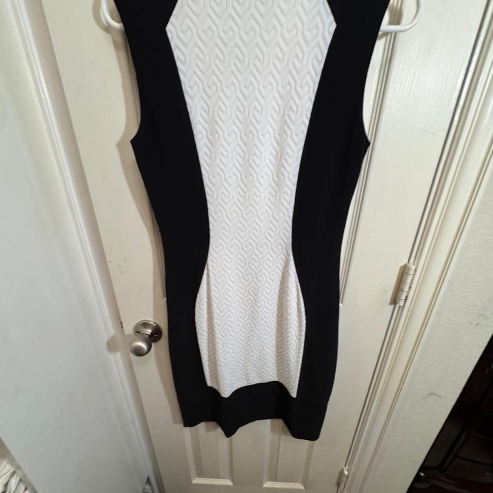 Joseph Ribkoff Cream Geometric Pattern Top - Picture 3 of 8